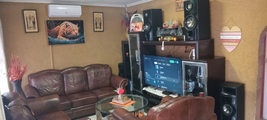 5 Bedroom Property for Sale in Mdantsane Nu 17 Eastern Cape